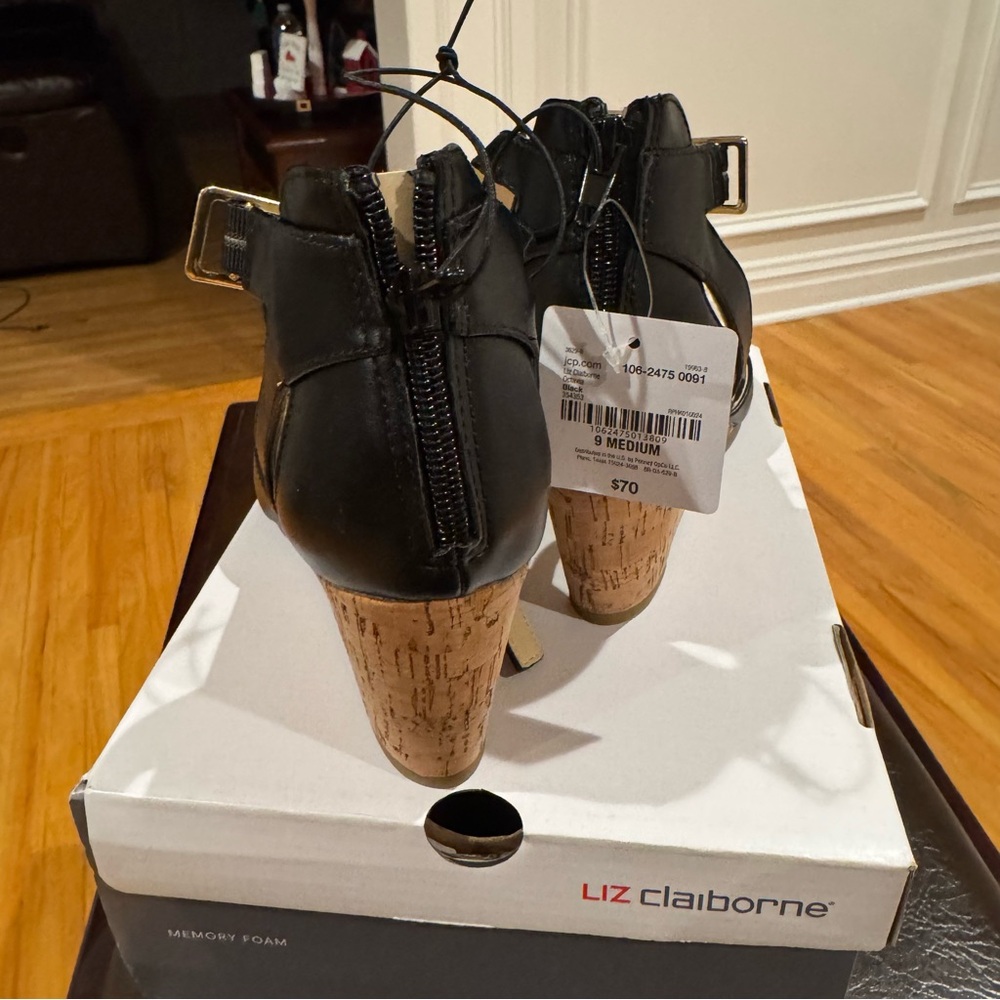 Liz Claiborne Octavia 9 black wedge heel NEW - Picture 2 of 4